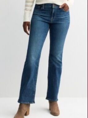 LEVI'S Classic Bootcut Jean In Dark Blue Sz 4